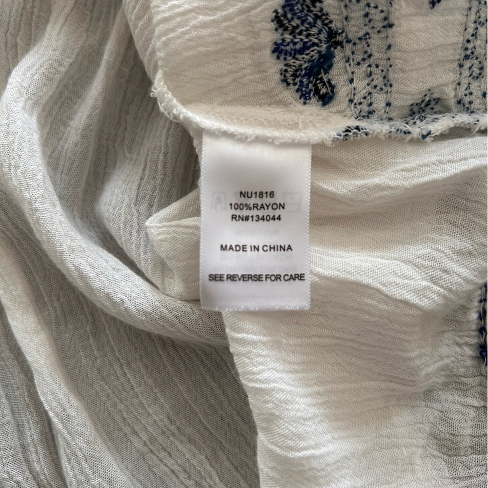 Nu Construction Boho Embroidered White and Blue Blouse Size Small - Picture 6 of 11